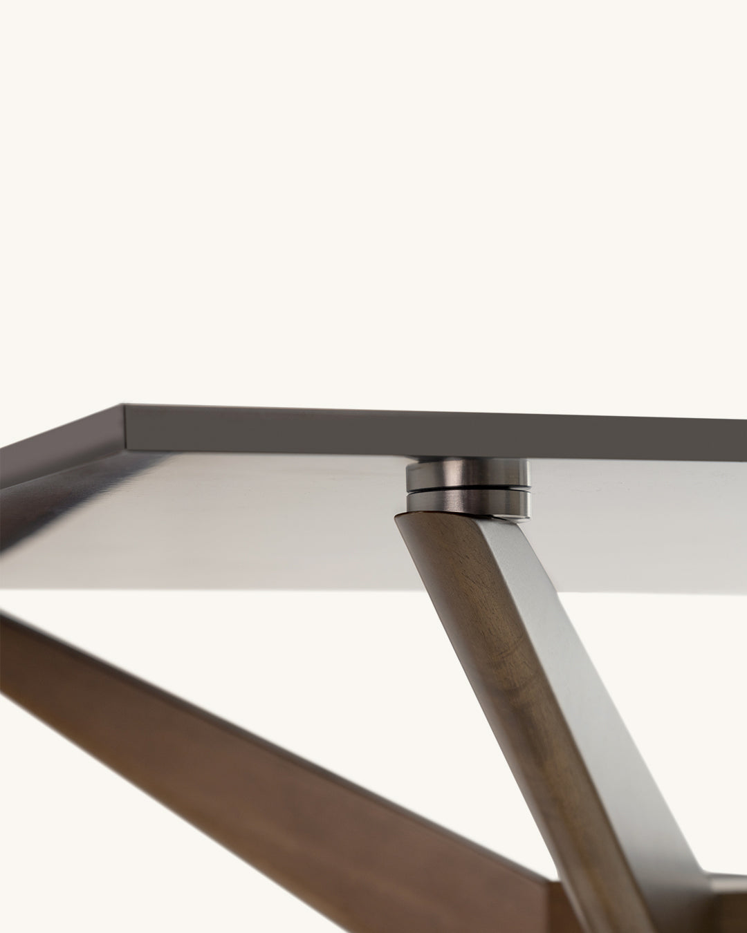 Kikale // Atenea-Nogal 140