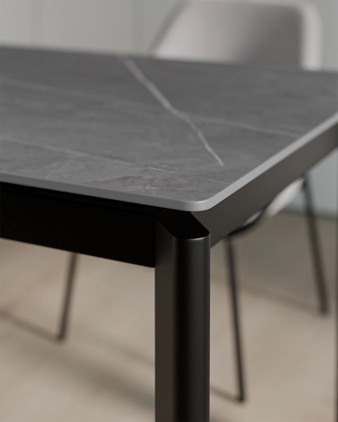 Beatrix // Gris-negro 120