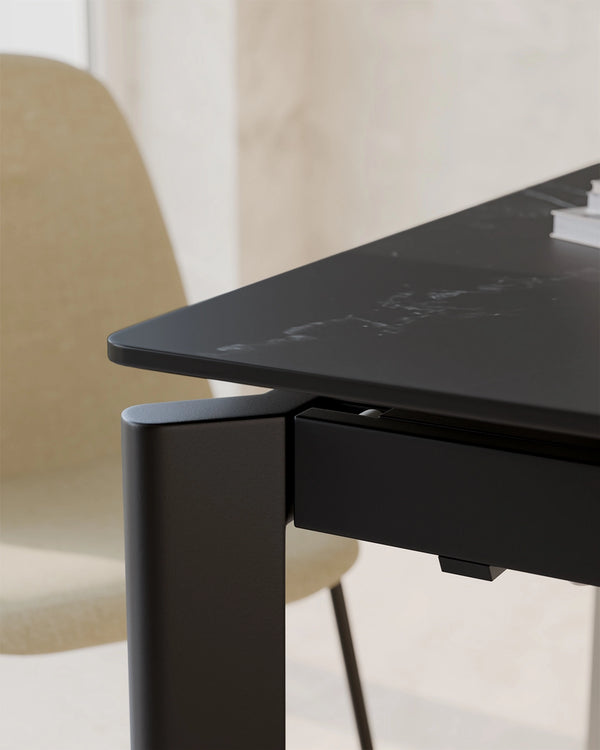 Beatrix // Preto preto 140cm