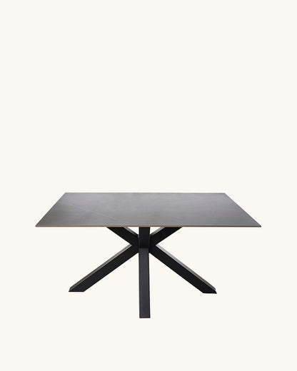 Tabita // Gris-negro 140
