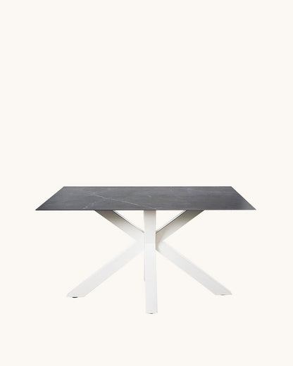 Tabita // Negro-blanco 160
