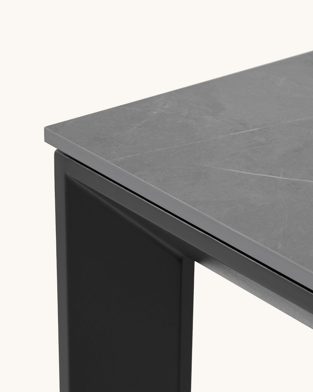 Salla // Athena-Preto 140