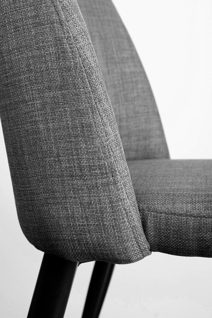 Silla de comedor tapizada Krish gris oscuro - Detalle tapizado