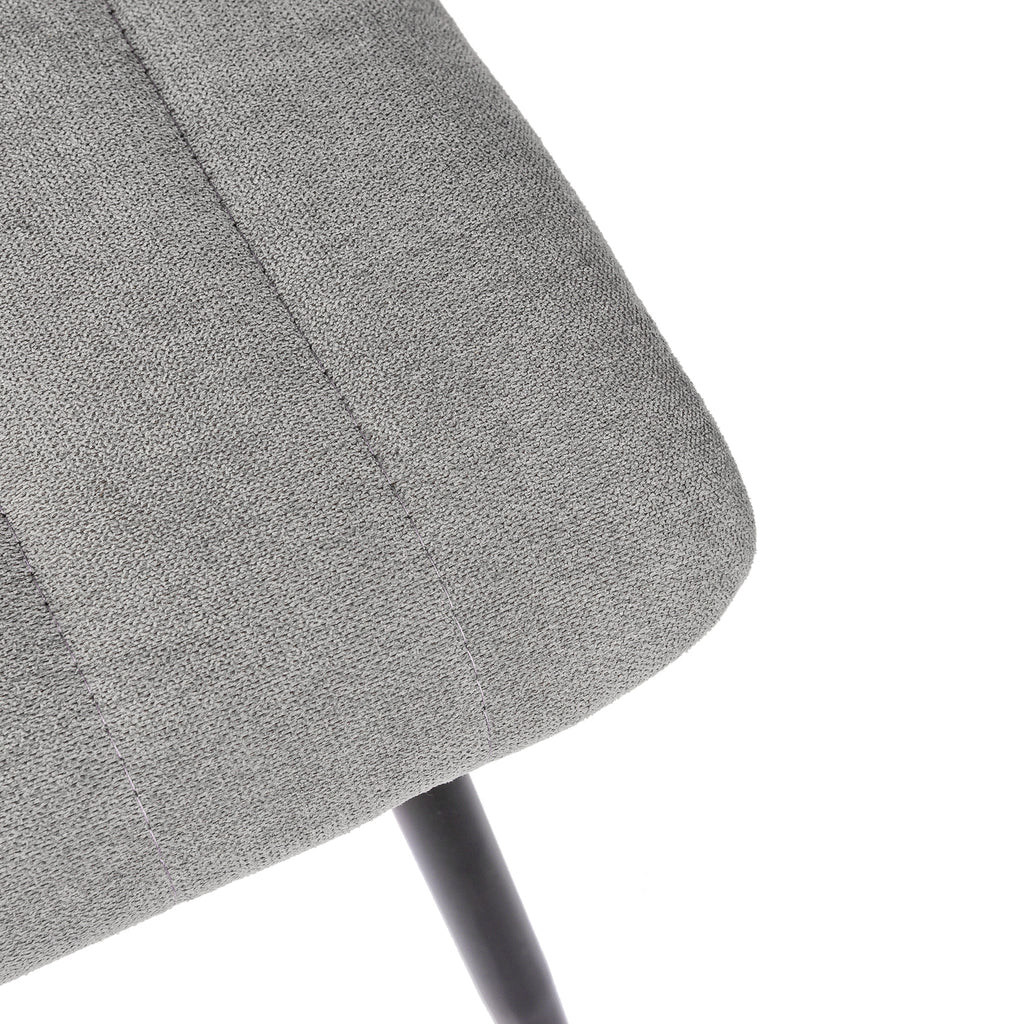 Silla de comedor tapizada Omala gris claro - Detalle asiento