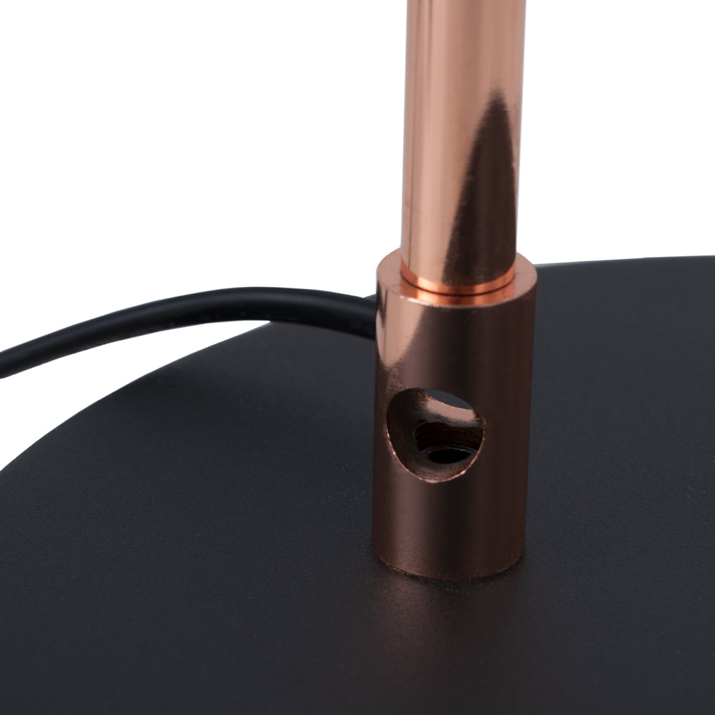 Lámpara de pie Darshil negro - Detalle cableado